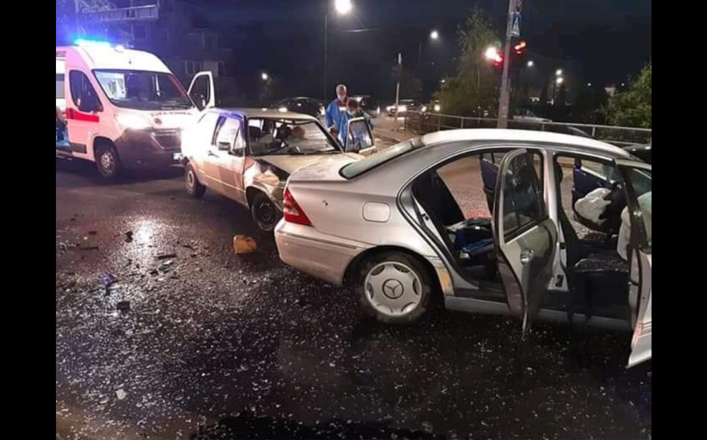 Četiri osobe povrijeđene u saobraćajnoj nesreći na putu Tuzla – Sarajevo