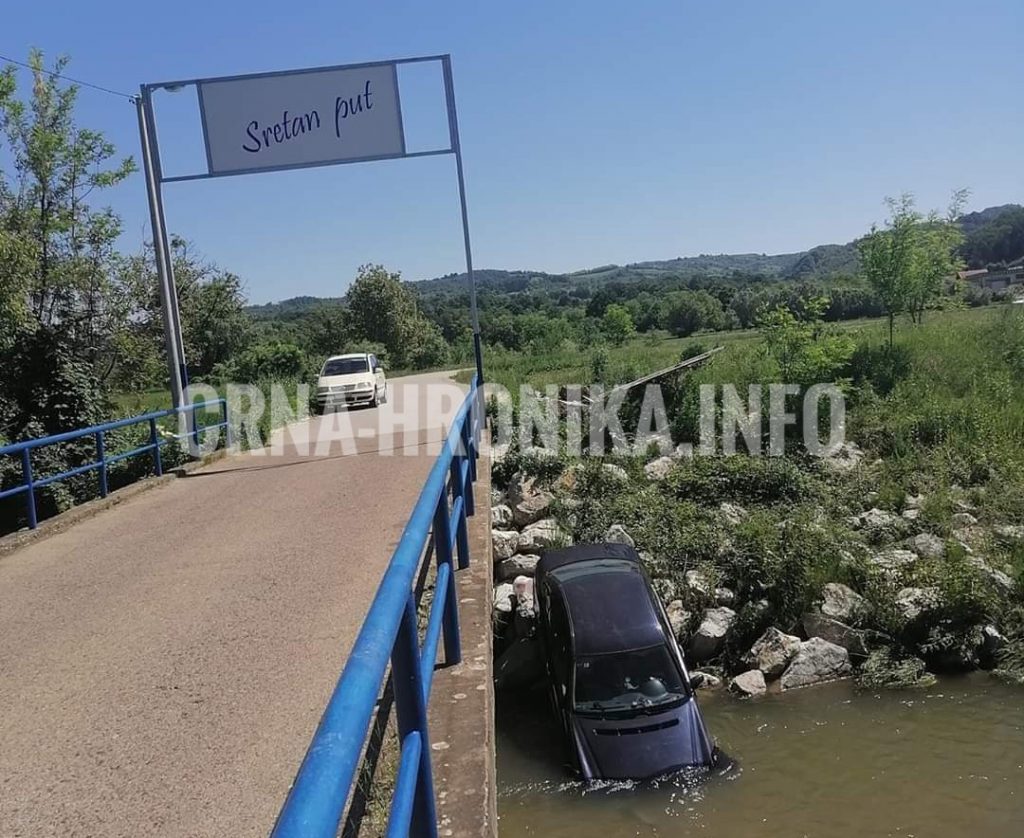 (FOTO) Fulio most i završio u rijeci Tinja