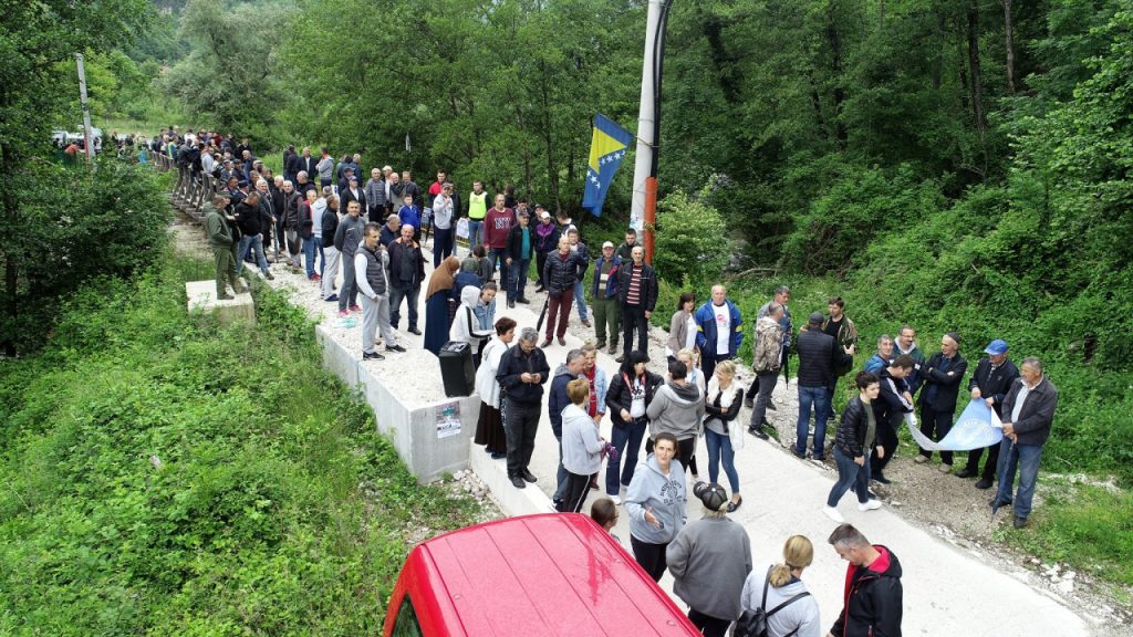 (FOTO) Stotine građana na protestima protiv izgradnje mini hidrocentrala na Neretvici