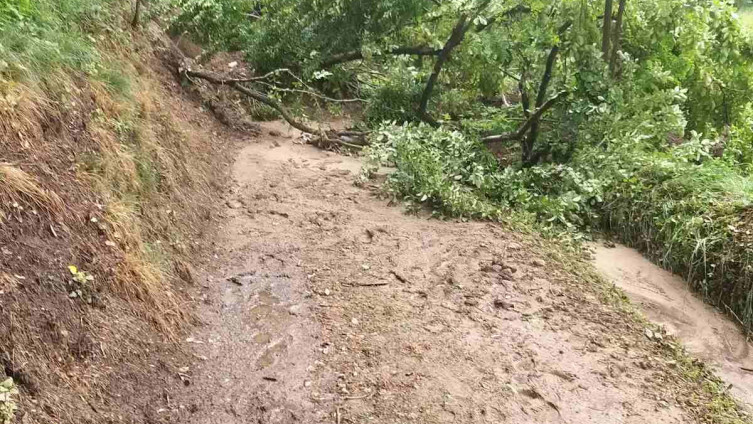 U Miričini krenula klizišta, kuće poplavljene