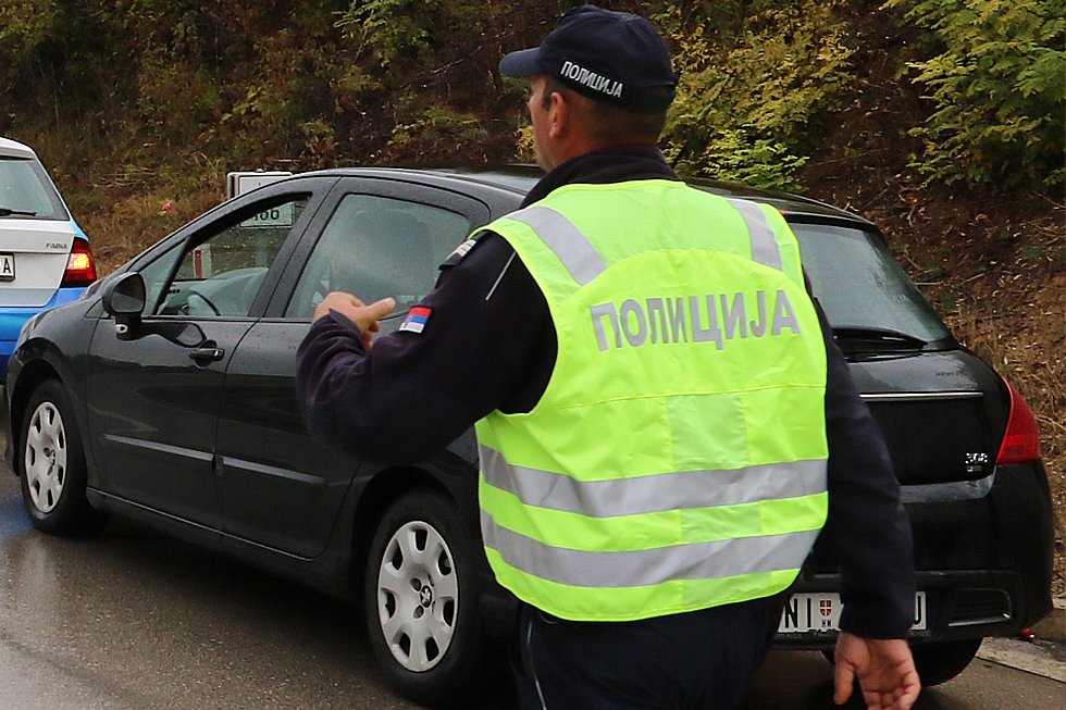 Sudija vozio pijan pa napao policajce: Prijetio da će sve pobiti!