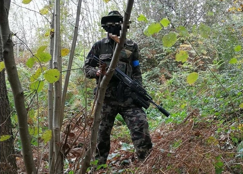 S puškom i u vojnoj uniformi glumili “komandose” po Banjoj Luci, policija ih uhapsila