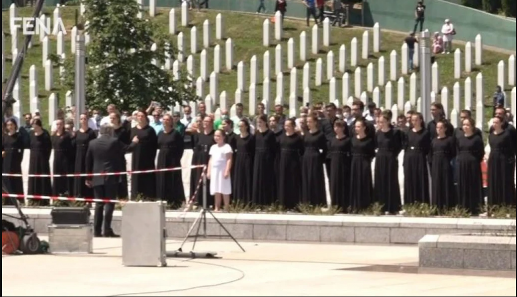 (VIDEO) Ispovijest dirigenta Milenka Karovića: Ne postoji osoba koja ne osjeti tugu kad sluša Srebrenički inferno