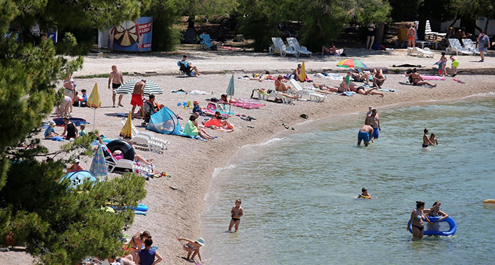 Tragedija u Hrvatskoj: U moru se utopila žena, sumnja se na srčani udar