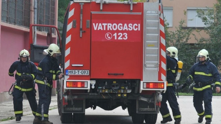 Kratki spoj izazvao požar, žena lakše povrijeđena