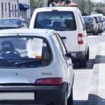 Vozačica na auto zalijepila poruku za sve koji se voze iza nje