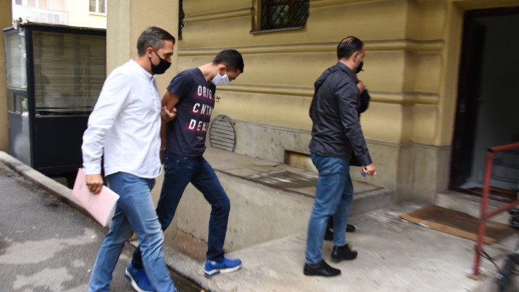 Osumnjičenom određen pritvor, izbodeni migrant priključen na aparate