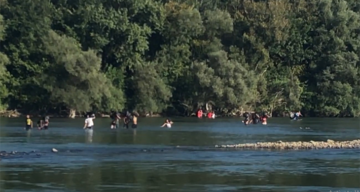 (VIDEO) Za ilegalni prelazak državne granice potrebno je 5 minuta i 46 sekundi!