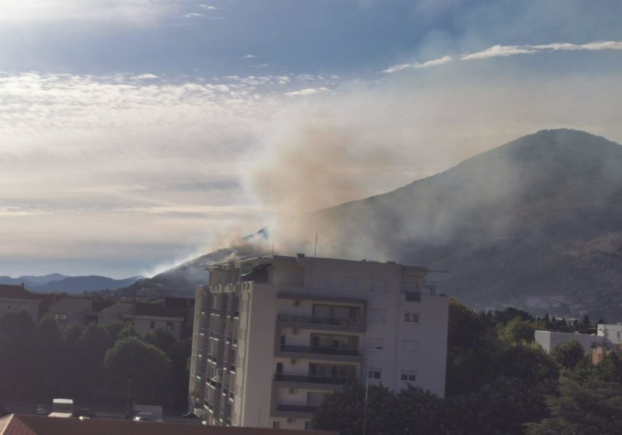 Palio vatru iza kuće, pa izazvao šumski požar