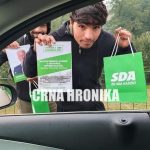 Čija je naredba da migranti dijele promotivne letke SDA u Hadžićima?