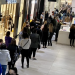 Black Friday groznica u Tuzli: Nekima su sniženja važnija od zdravlja