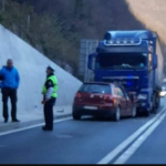 Teška nesreća u Vranduku: Vozač Golfa iz Tešnja zadobio povrede opasne po život