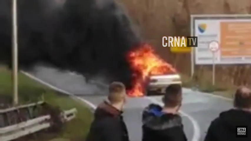 (VIDEO)  Potpuno izgorio automobil na cesti