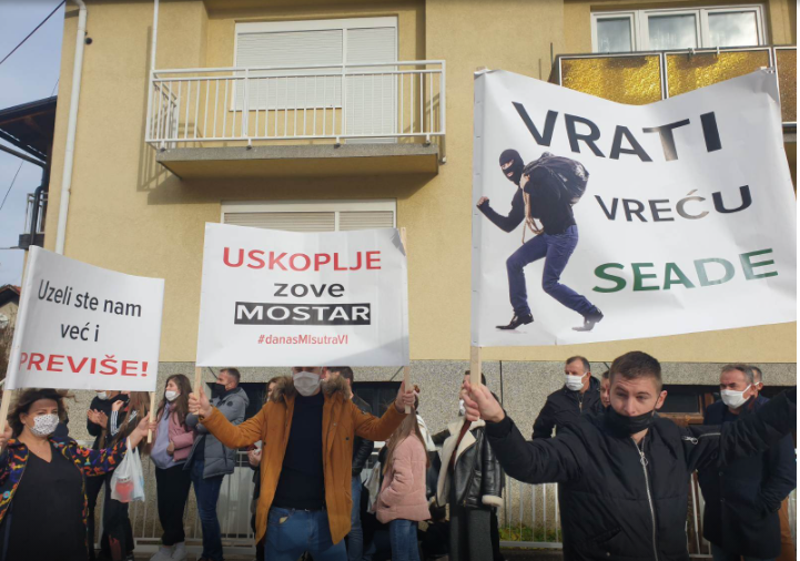 Protest građana Gornjeg Vakufa/Uskoplja, tvrde da izbori nisu legalni