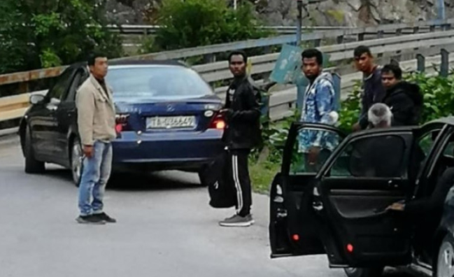 Opirao se, pa razvalio krevet u policiji: Pijani migrant uhapšen!