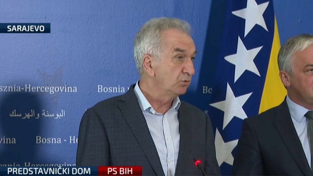 Šarović: Čekamo Dodika, Izetbegovića i ostale da nađu izlaz iz situacije