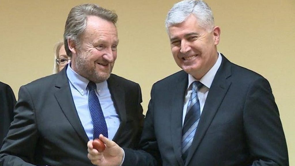 Čović i Izetbegović postaju “penzioneri na dan”: Nakon 30 hiljada KM otpremnine nastavljaju raditi