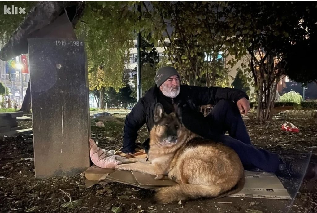 Sarajevska legenda će još jednu zimu dočekati na ulici