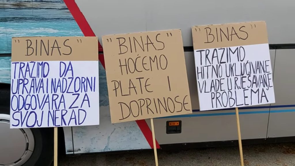 Žele plate i smjenu uprave: Radnici Binasa ispred Vlade FBiH traže ispunjenje svojih zahtjeva