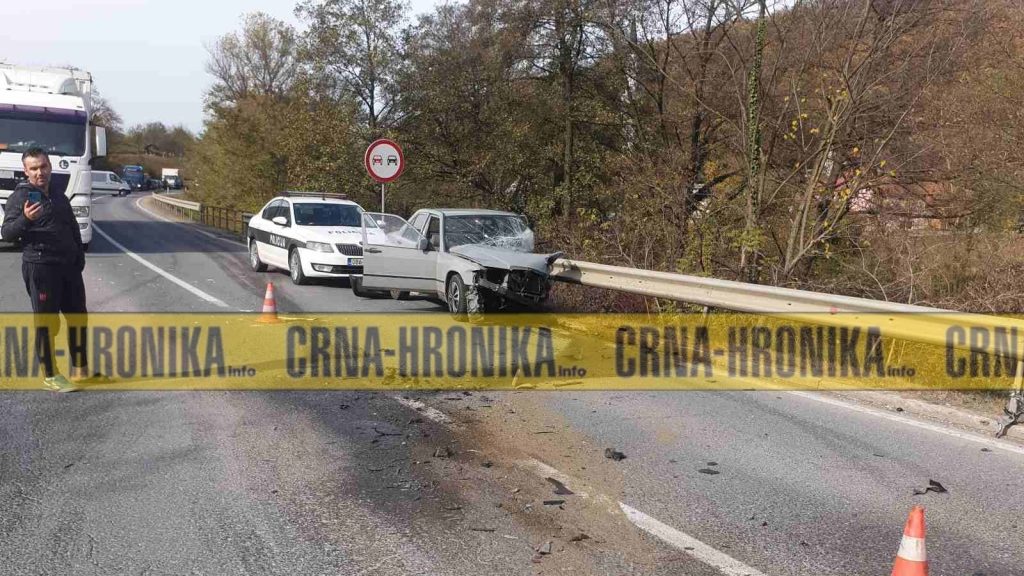 (FOTO) Teška nesreća kod Srebrenika: U sudaru teretnog i putničkog vozila povrijeđena jedna osoba