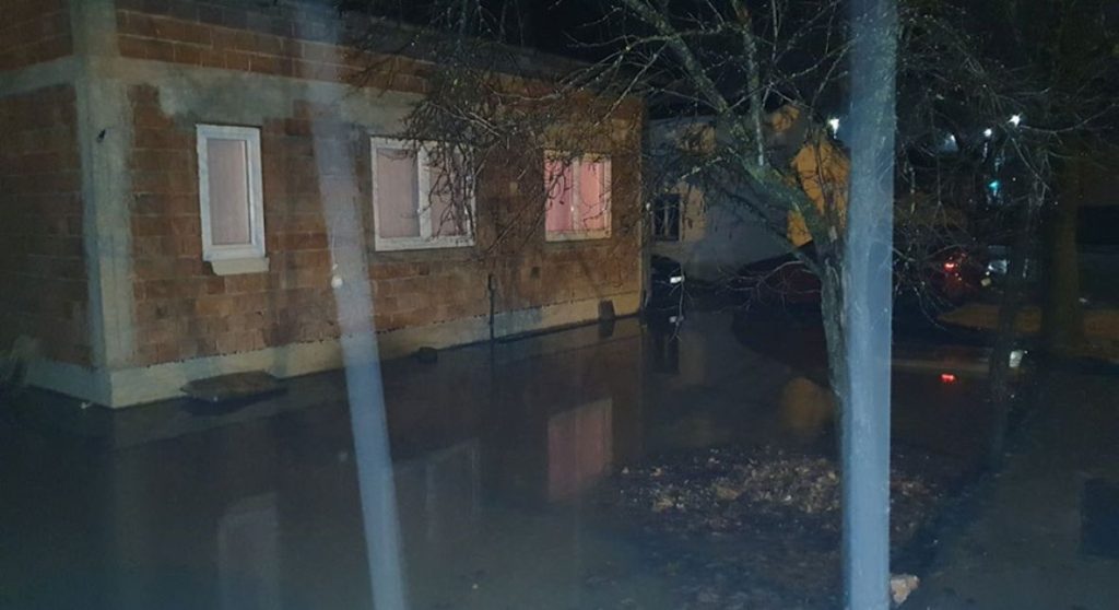 Poplave u Banja Luci: “Dvorišta pod vodom, molimo se da kiša prestane”