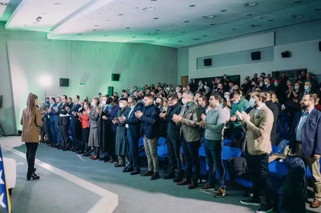 Poruke sa tribine SDA: Ovo nije borba za politiku i stranku, već za državu. RS će vjerovatno nestati!