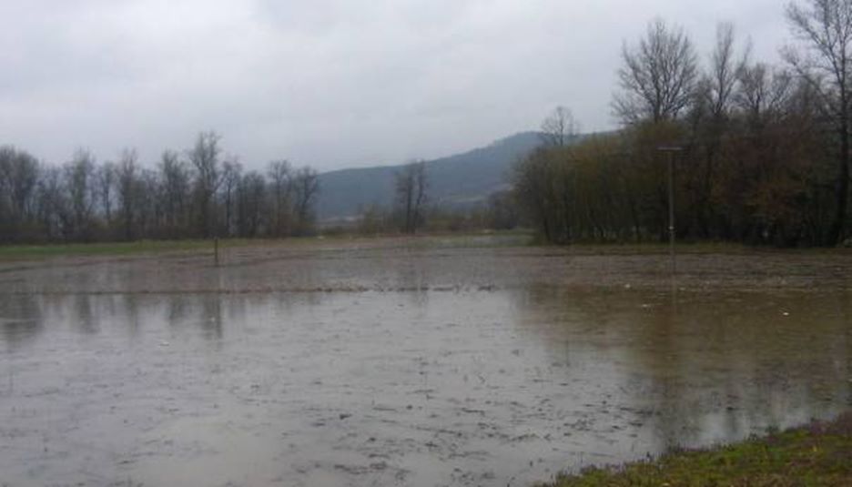 Spreča izlila iz korita: Pod vodom oko 20 hektara zemljišta u Gračanici