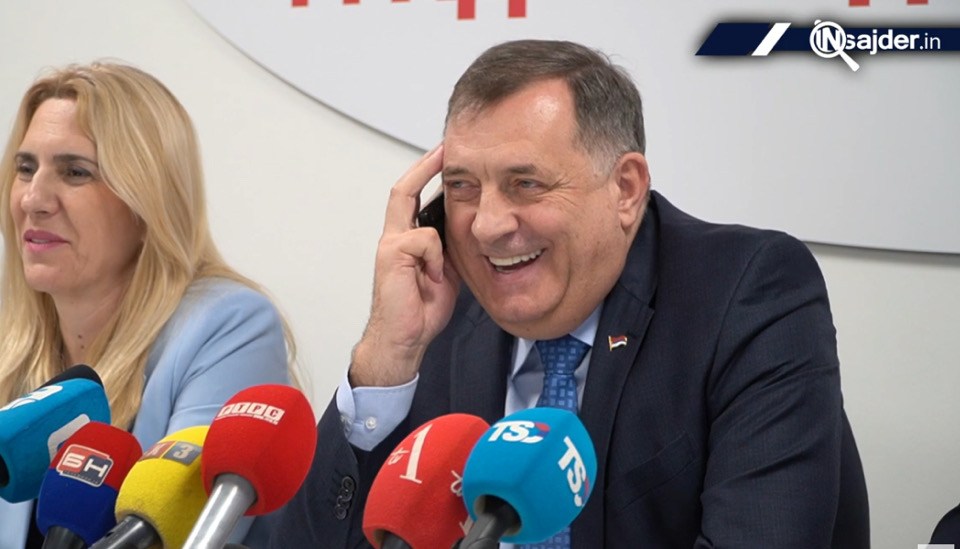 Dodik prekinuo press konferenciju da bi se javio Čoviću