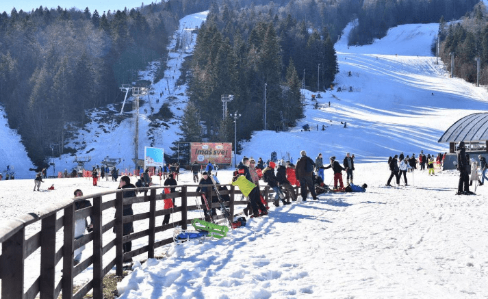 Bjelašnica bez slobodnih kreveta, na Jahorini noćenje za dvoje skoro 800 KM