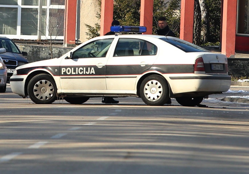 Policija na licu mjesta: Dojavljena bomba u Gradskoj upravi Tuzla, zaposleni evakuisani