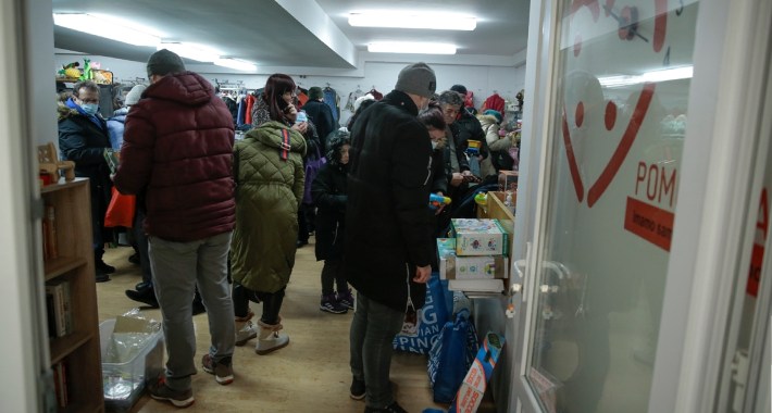 (FOTO) Za dobro djelo ne treba puno: Veliki odziv građana na humanitarni bazar u Sarajevu