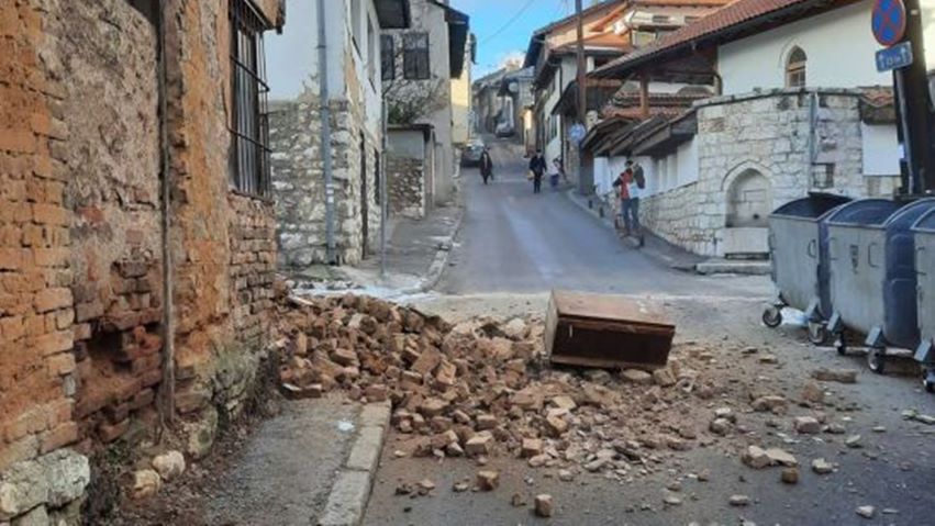 Konačno ne predstavlja opasnost: Uklonjen dotrajali objekat u centru Sarajeva