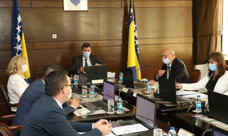 Vlada FBiH predlaže poslodavcima: Uplatite radnicima jednokratnu pomoć, oslobodit ćemo vas poreza