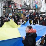 (FOTO) Antiratni protest u Beogradu: Razvijena i velika zastava Ukrajine