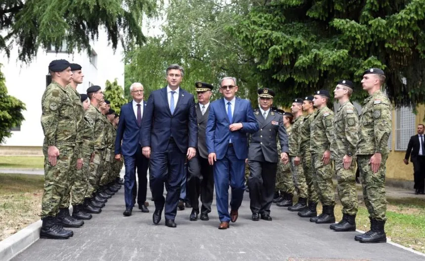 Hrvatska zatvara zračni prostor za Ruse. Ukrajincima šalju oružje kao pomoć