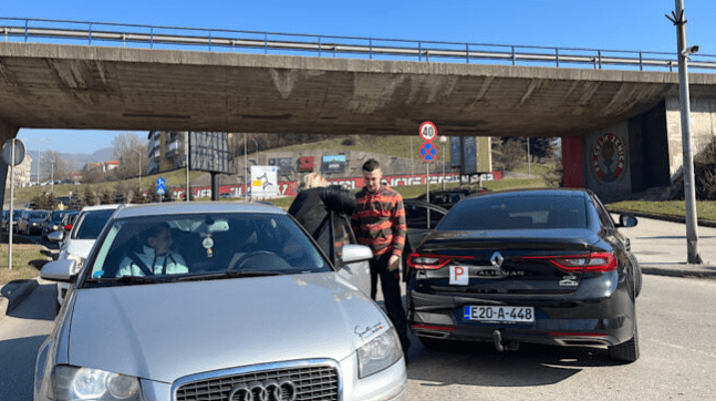 Vozačica početnik izazvala sudar i ogromne kolone u Zenici