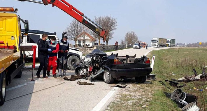 Vozač skrivio nesreću u kojoj je poginulo četvero mladih, suvozač sakrivao oružje