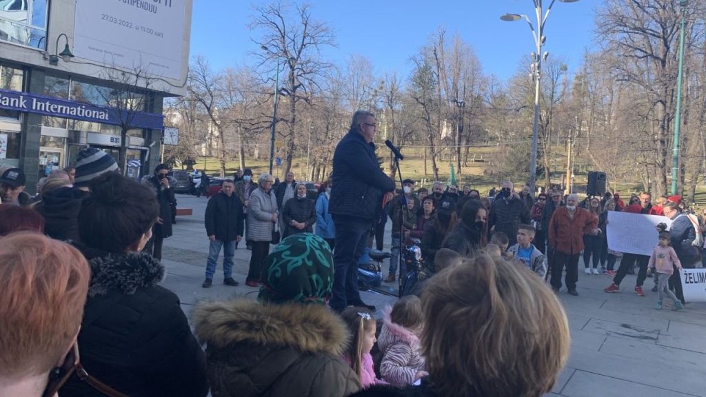 Muriz Memić na protestima za Dženu: Zamislite kako je kada dođete sa djetetom, a vraćate se bez njega