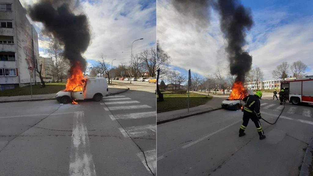 (FOTO) Nakon samozapaljenja na cesti: Izgorilo vozilo u Banjaluci