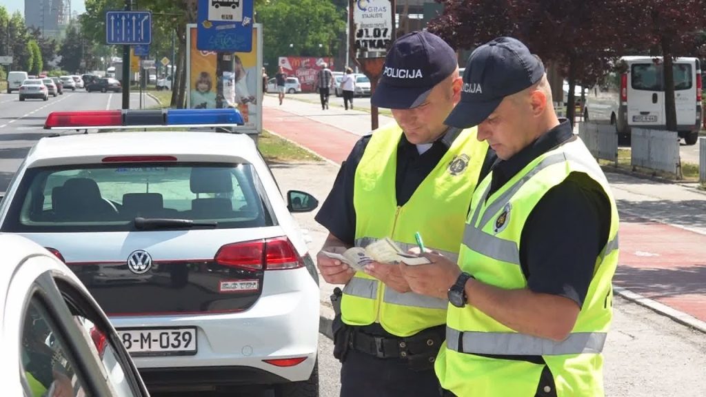 Policajci optuženi da su Crnogorcima za prekršaj umjesto 75 KM naplatili 150 eura