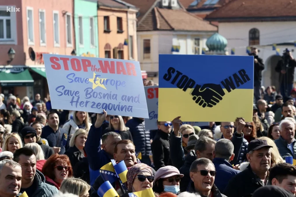 Na protestima u Tuzli 5.000 ljudi: Podrška Ukrajini