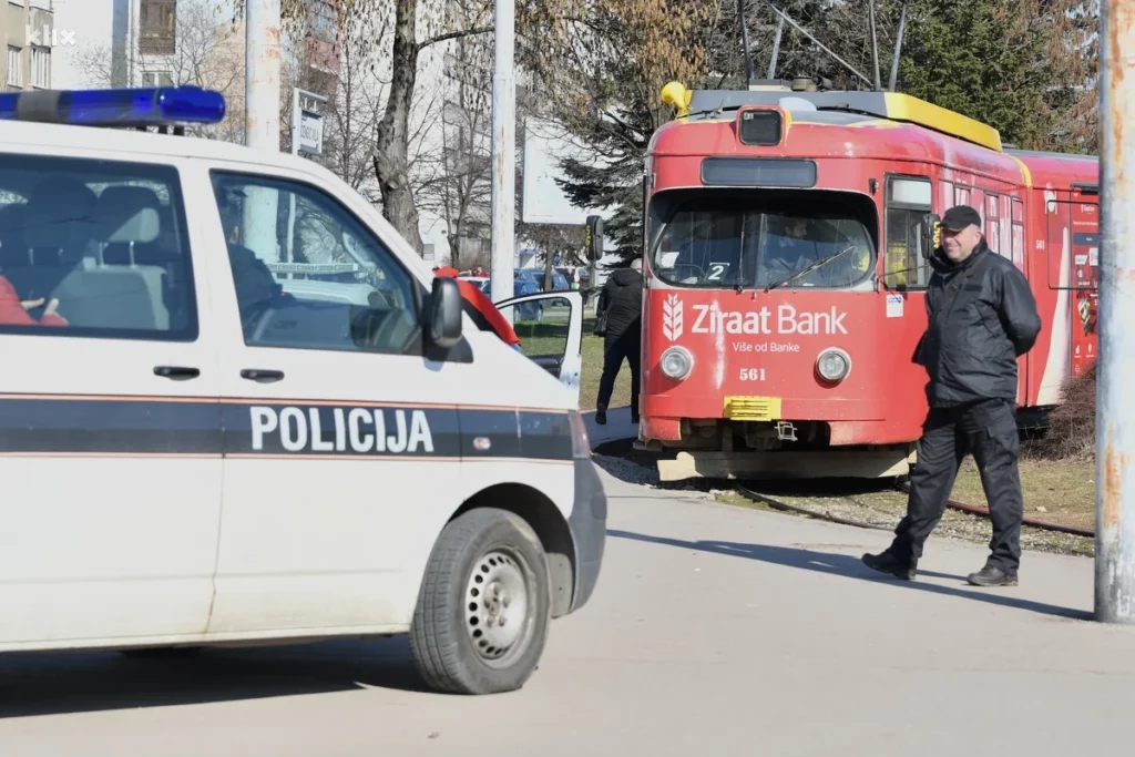 U tramvaju pronađena je eksplozivna naprava: Policija na terenu