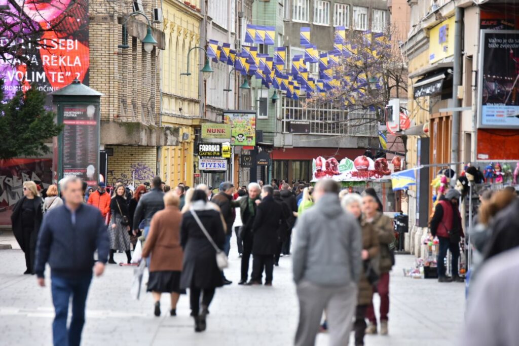 Zašto živimo u „dobu straha“ i kako smo postali sebična bagra?