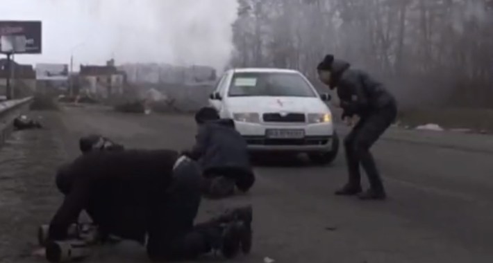 (VIDEO) Tokom pokušaja bijega iz razorenog Irpina ubijena cijela porodica