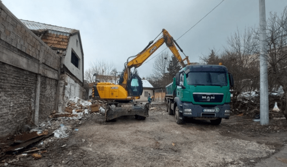 Prva transverzala: Počelo rušenje praonice u ulici Halida Kajtaza