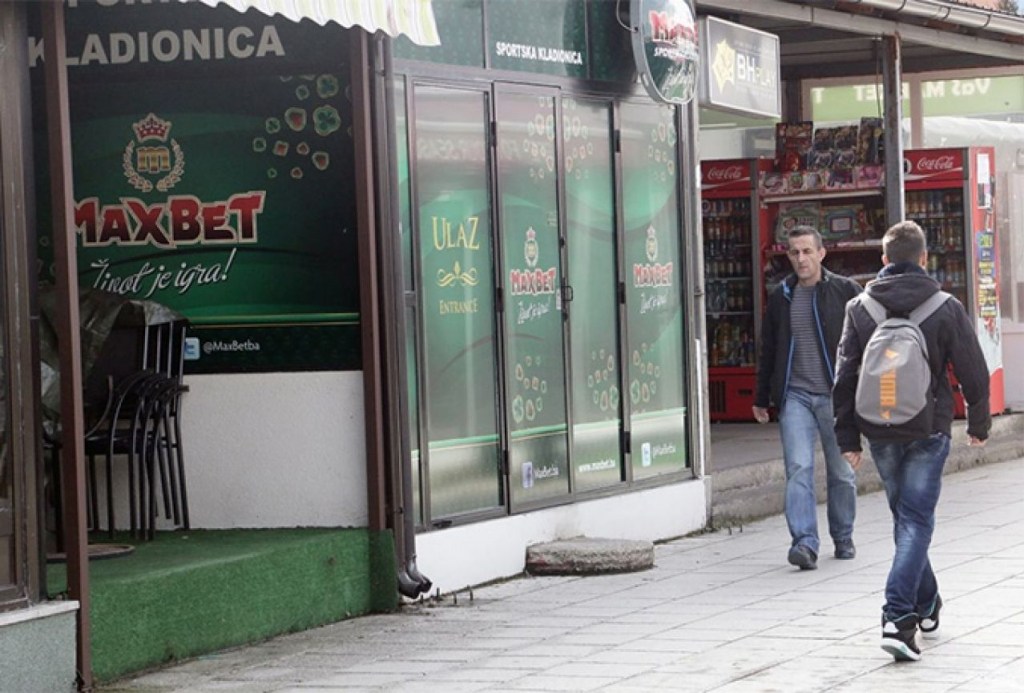 Kladionice i dalje pored škola: Zašto se vlast ne uhvati u koštac s tim problemom?