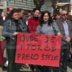 Stotine ljudi na protestima zbog smrti porodilje Azre i njene bebe