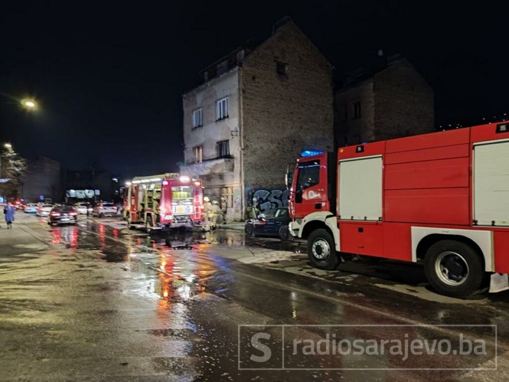 Gorio stan na Skenderiji u Sarajevu