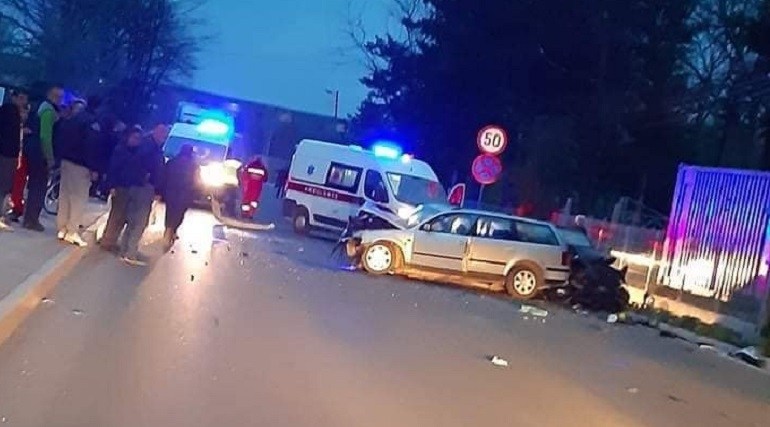 Dvije osobe povrijeđene u nesreći kod Živinica: 20-godišnjak zadržan na liječenju