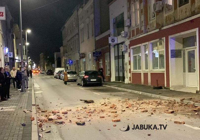 Zemljotres u Mostaru rušio dimnjake i fasade: Građani u panici bježali iz svojih domova